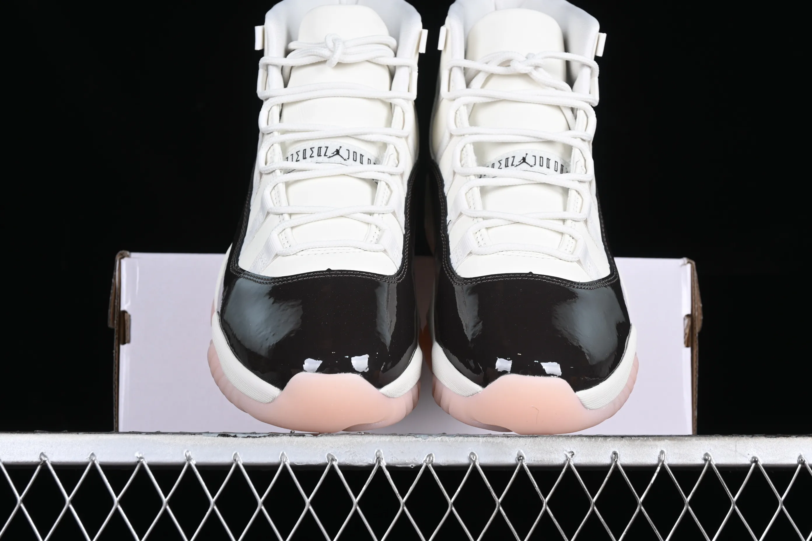 All categories Air Jordan Jordan series basketball shoes Air Jordan 11 OG version Air Jordan 11 "Neapolitan" AJ11 Joe 11 brown and white pink Kangkou AR0715-101